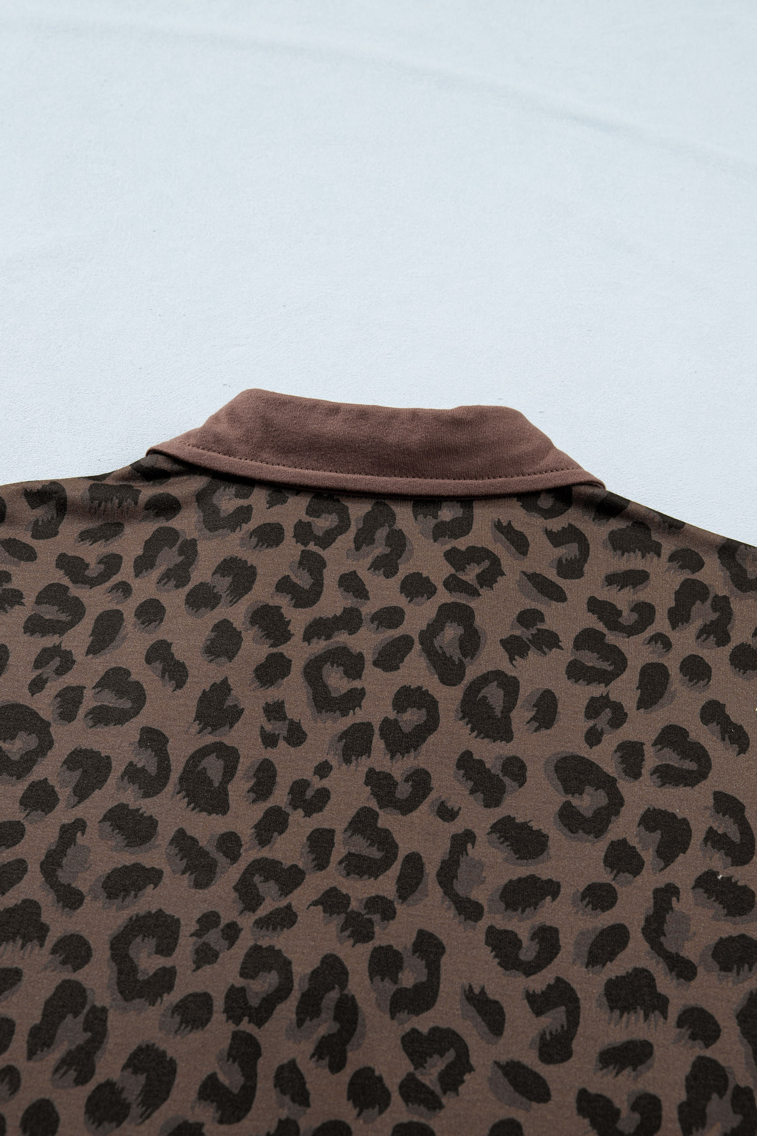 Casual Leopard Print Shift Dress for Women – V-Neck Mini Dress with Colorblock Collar, Comfortable Summer Style - Detail View 8