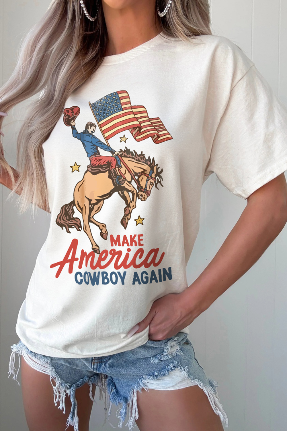 Durable and Soft Women's Short Sleeve Tee - Perfect for Everyday Summer Wear - Detail View 3