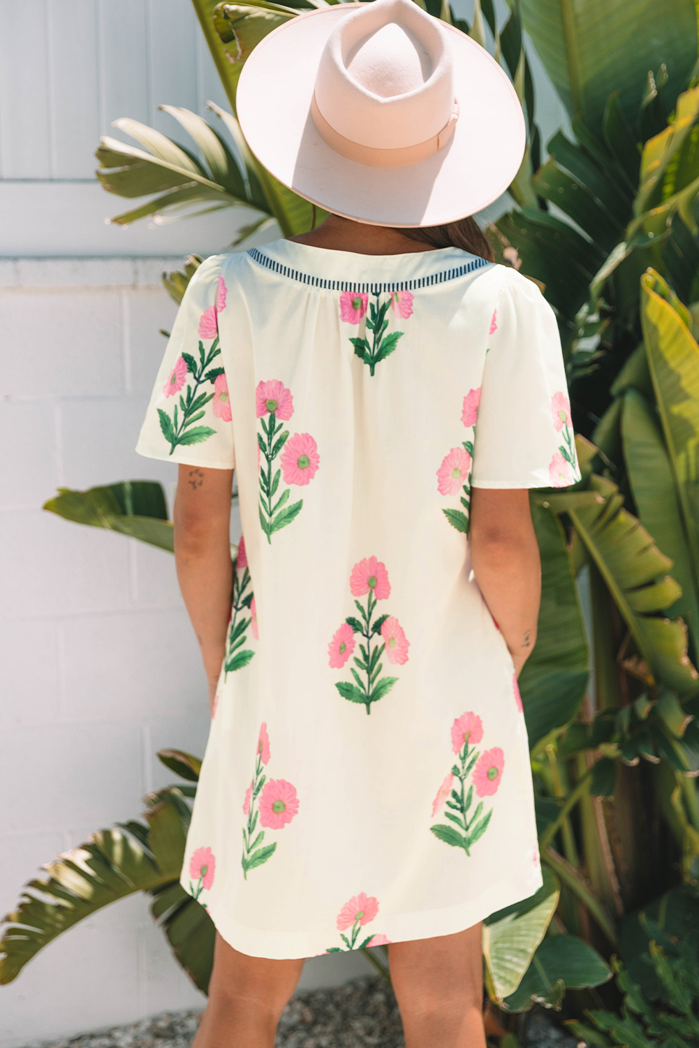 Charming Floral Print Dress - Short Wide Sleeves and Slender Fit for Summer - Detail View 2