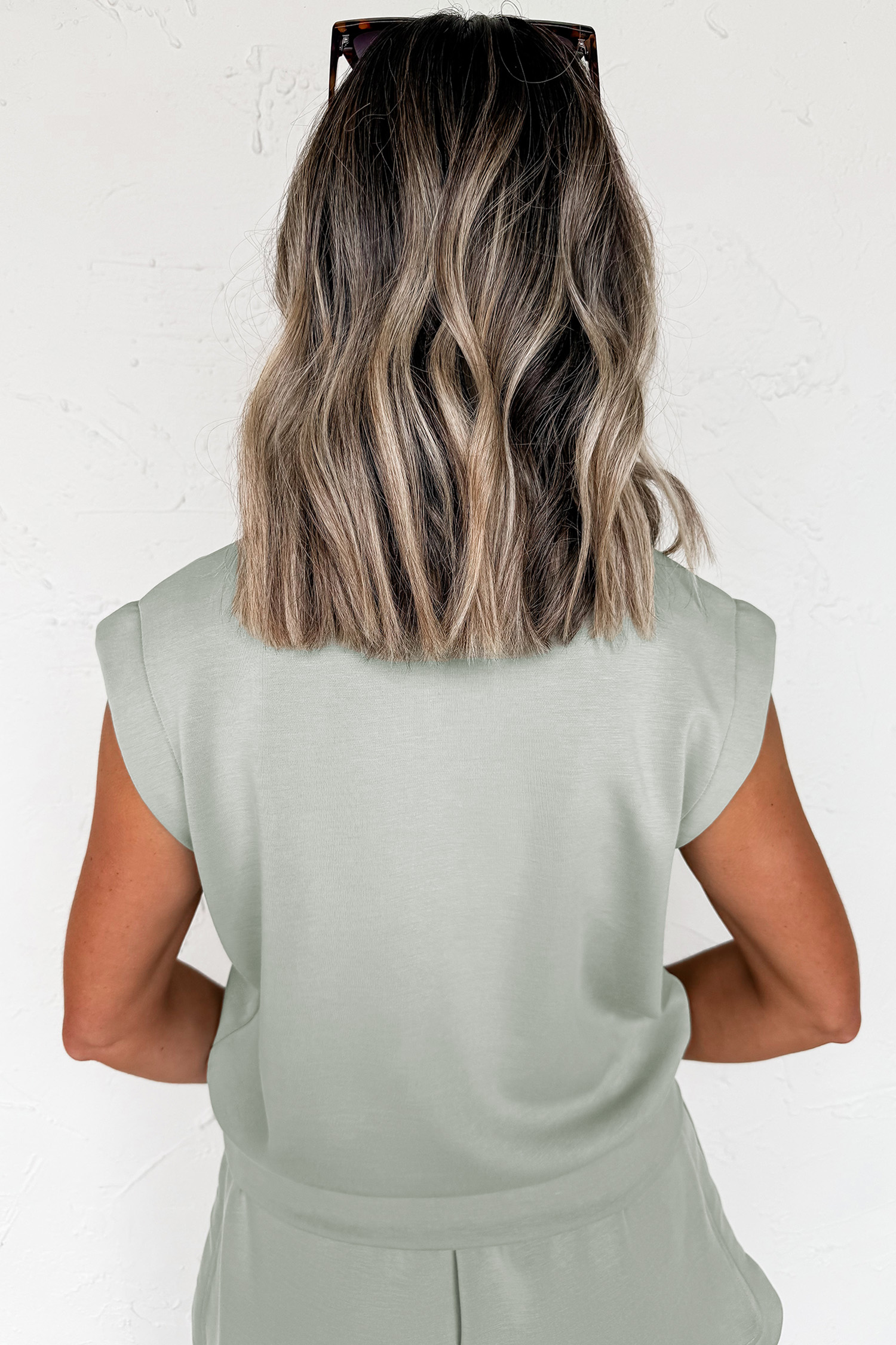 Women's Summer 2-Piece Set – Quarter Zip Top & Shorts - Detail View 2