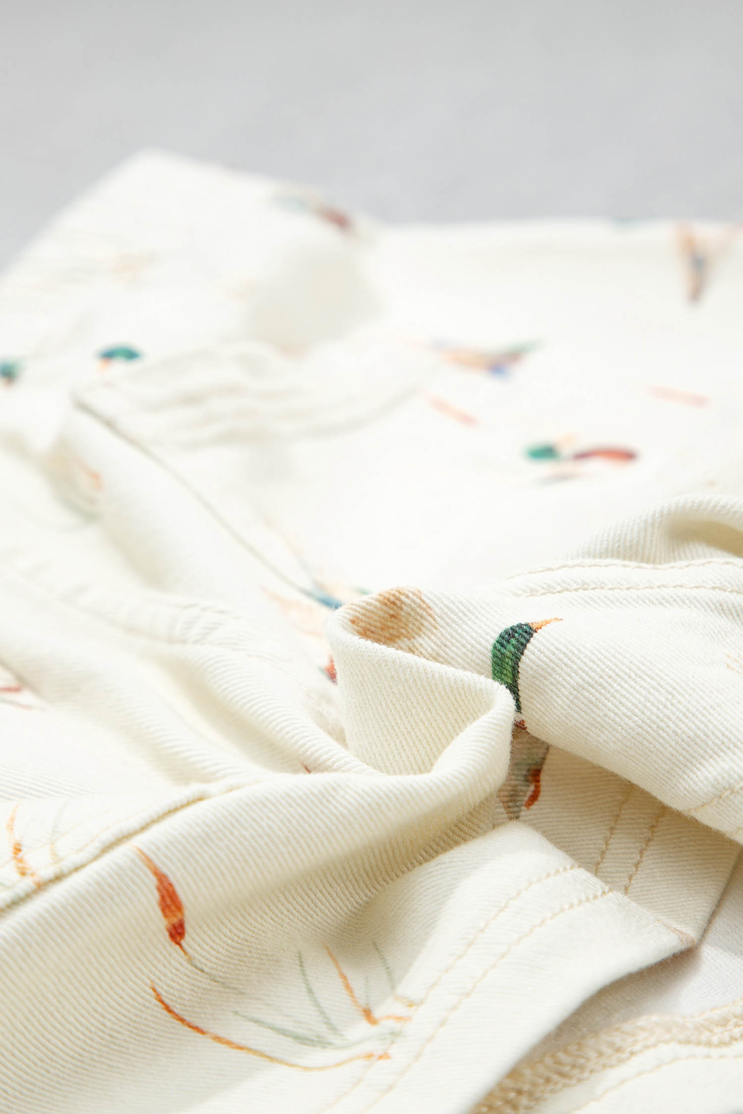 Beige Mallard Duck Printed Women's Denim Shorts - Summer Casual Drawstring Shorts with Pockets - Detail View 8