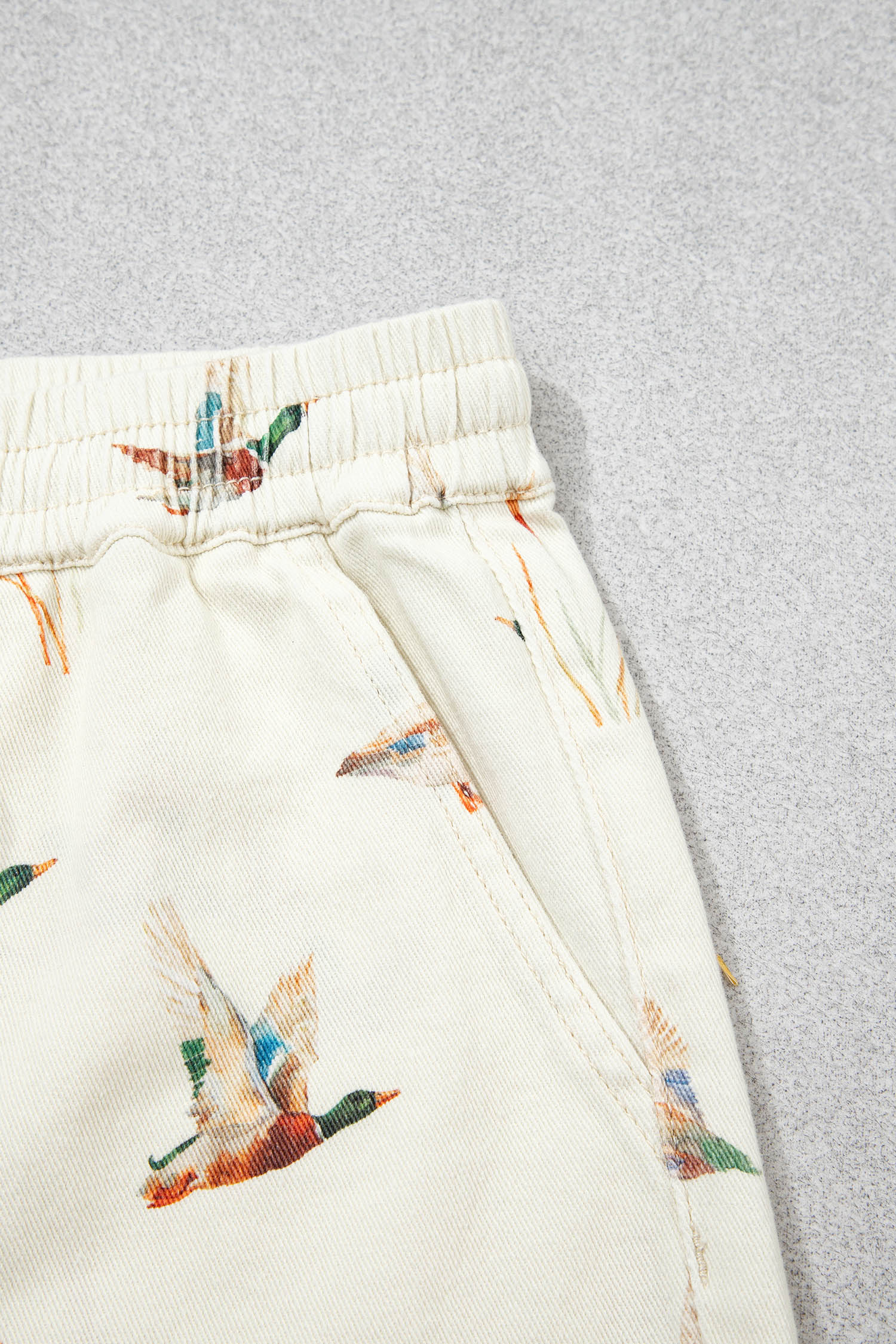 Women's Wild Duck Print Denim Shorts – Beige Mallard Patterned Drawstring Casual Shorts - Detail View 13