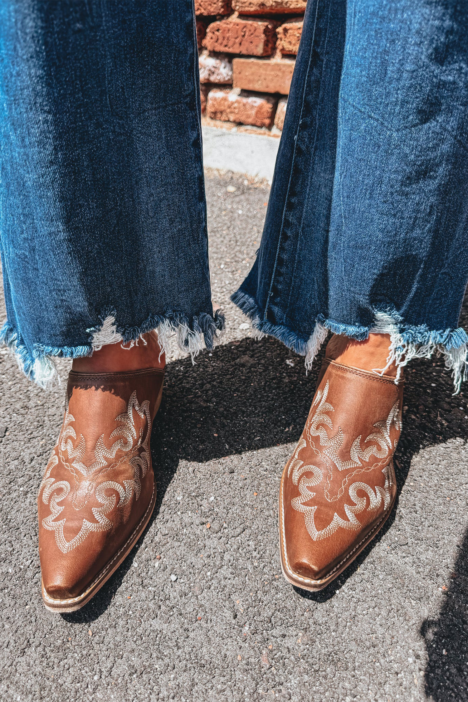 Retro Frayed Hem Flare Denim Jeans, Women's High Waist Pants - Detail View 9