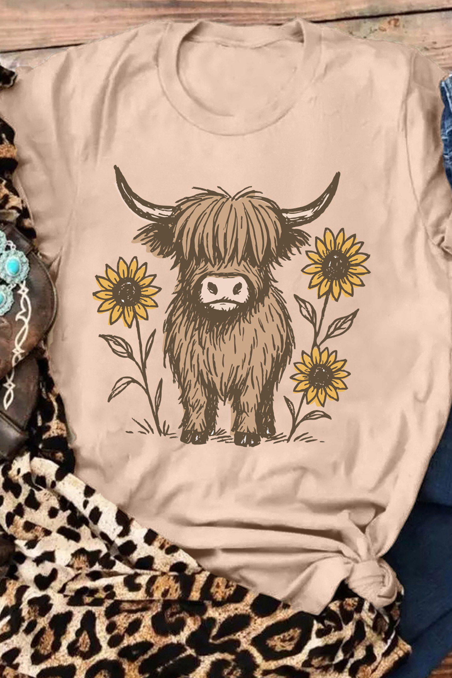 Soft Cotton Blend Highland Cow Tee, Comfy Women's Top - Detail View 6