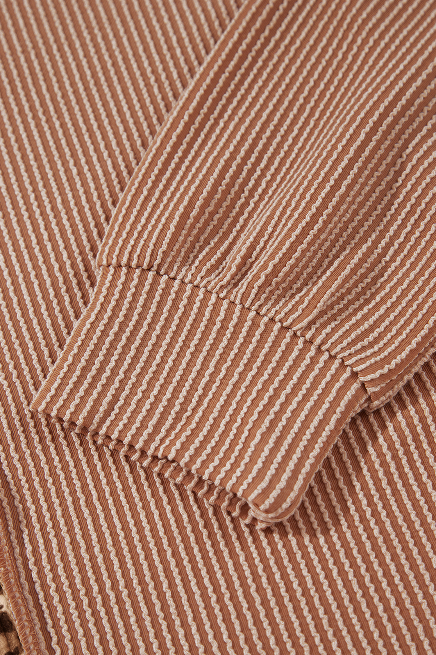 Casual Ribbed Knit Top, Women's Dune Leopard Colorblock Style - Detail View 9
