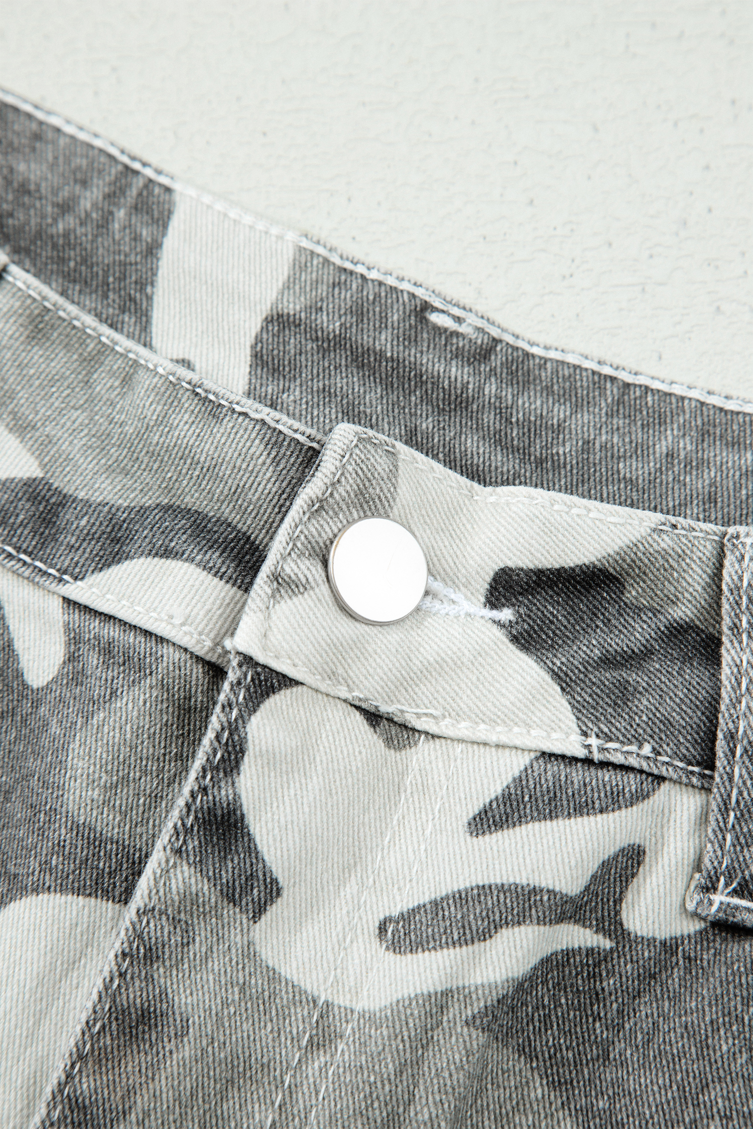 Green Camo Pattern Jeans, Western Style Relaxed Fit Denim - Detail View 9