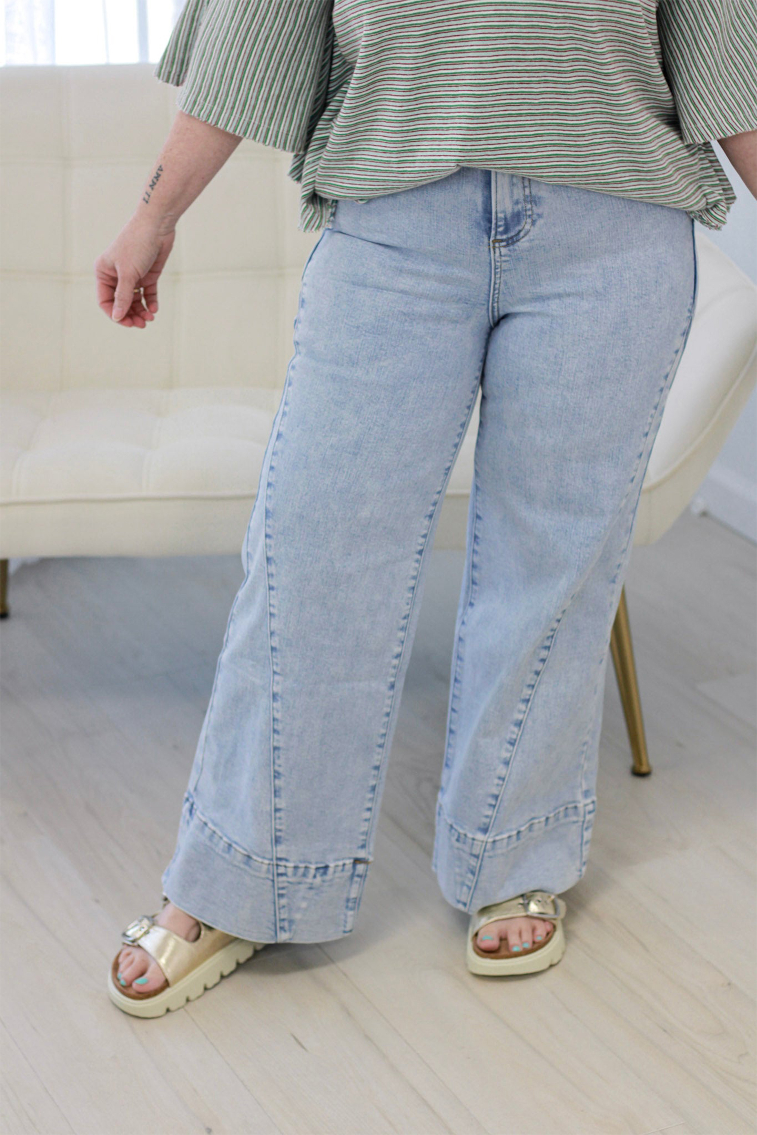 Women's Plus Size Wide Leg Jeans, Stretch Blue Denim - Detail View 3
