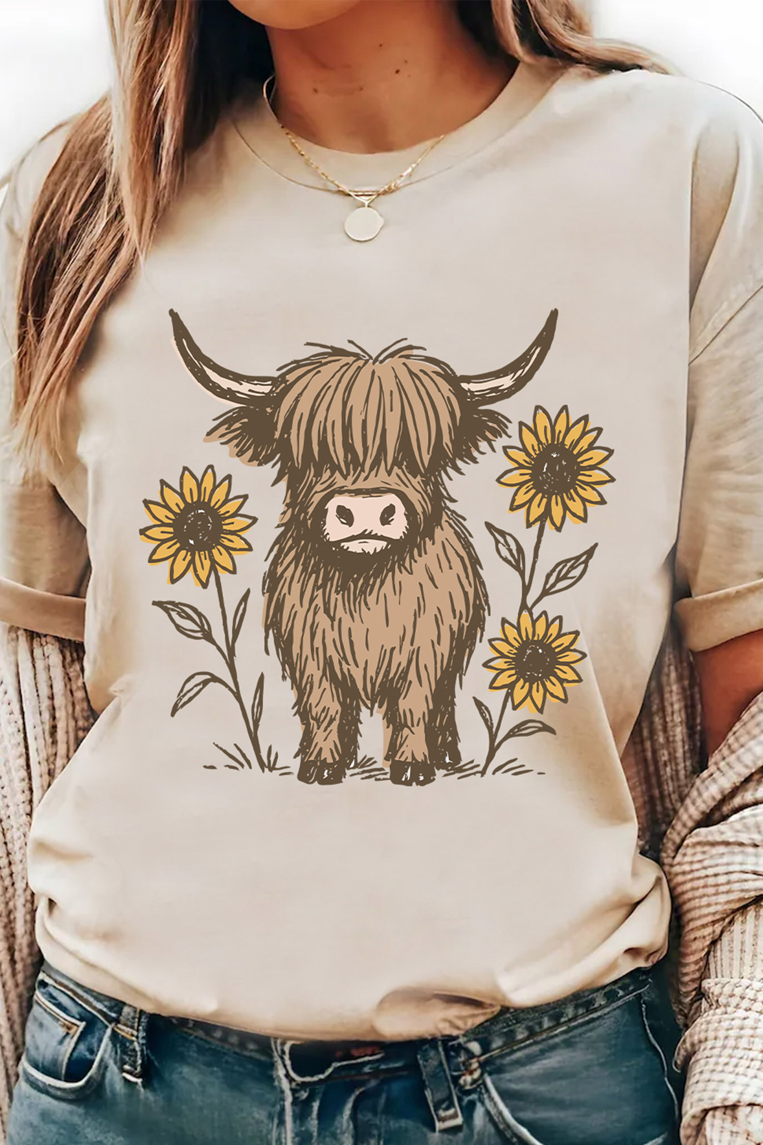 Khaki Highland Cow Graphic Tee, Casual Women's Short Sleeve - Detail View 7