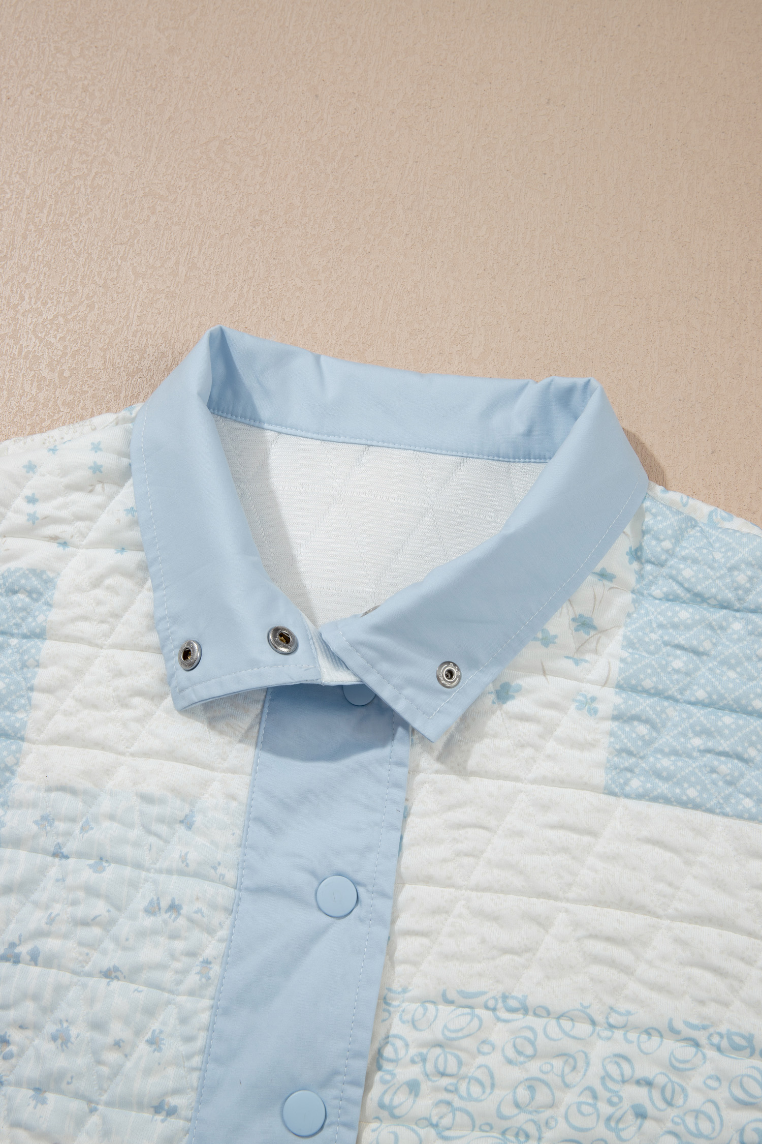 Women's Quilted Collar Sweatshirt, Cozy Long Sleeve Top - Detail View 12