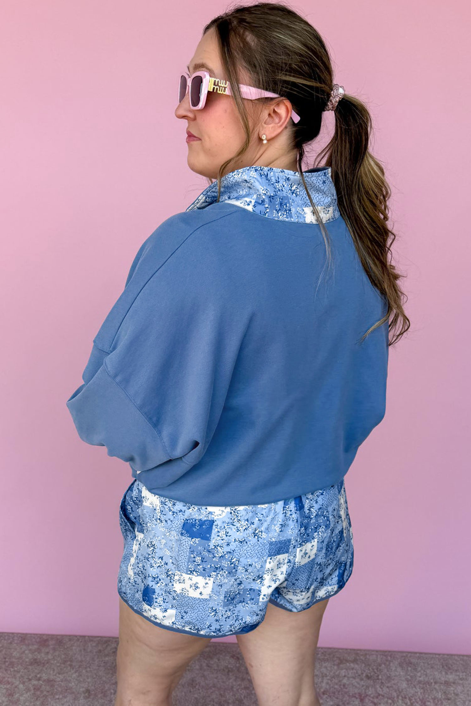 Women's Patchwork Shorts Set, Floral Long Sleeve V Neck Top - Detail View 5