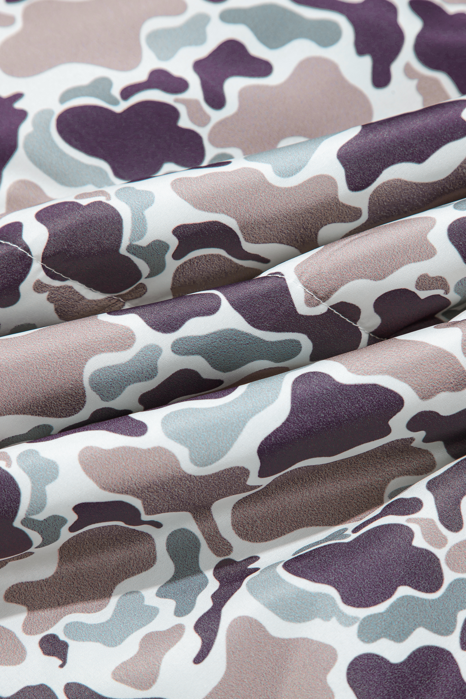 Women's Winter Puffer Vest, Warm Camo Sleeveless Jacket - Detail View 12