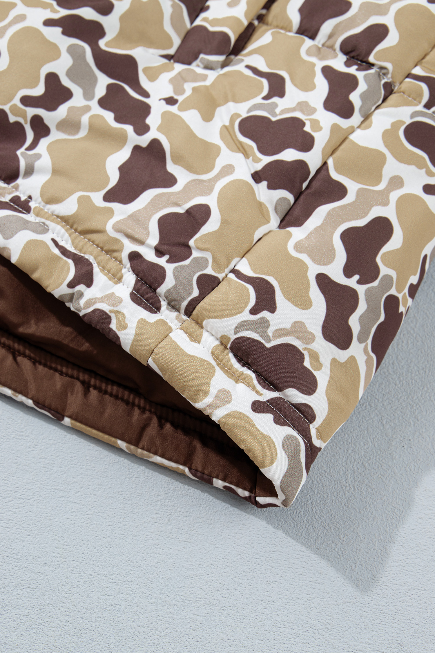 Women's Camouflage Jacket, Trendy Quilted Puffer Coat - Detail View 14